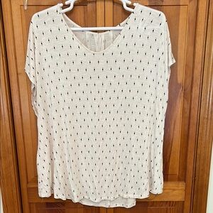 Lane Bryant Cream Swing Tee | Plus 3X 22/24 | GUC Cap Sleeve Relaxed Fit Top